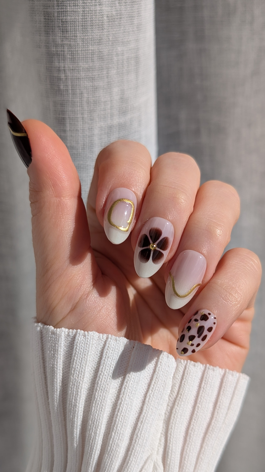 Amber | Short Almond